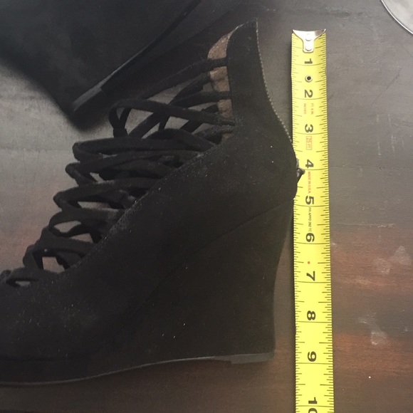 B. Makowsky Amie caged sandal - Picture 7 of 8